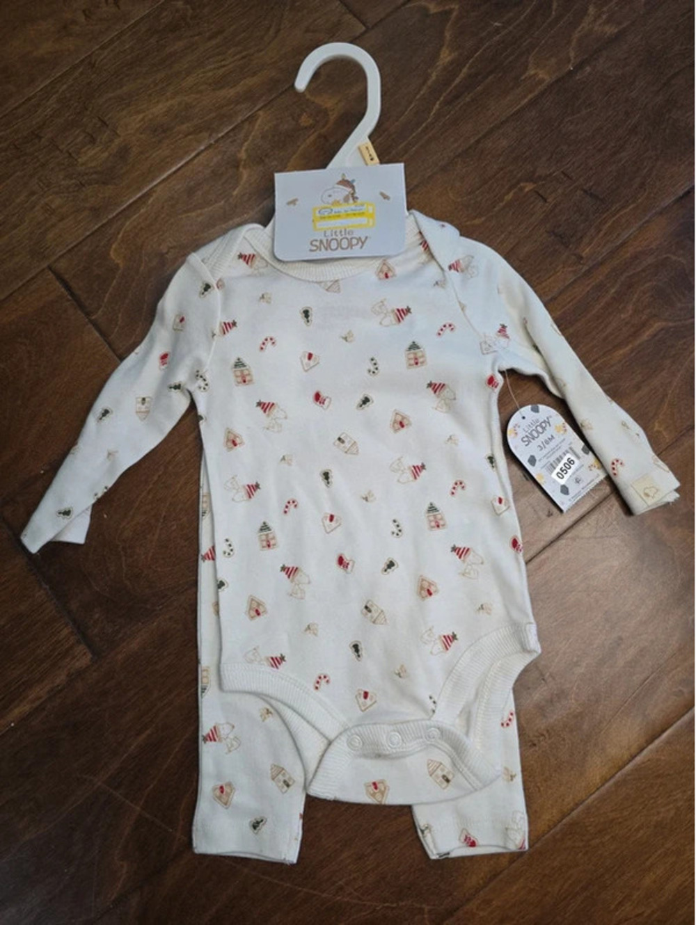 3 to 6m brand new snoopy, christmas outfit item 506G8